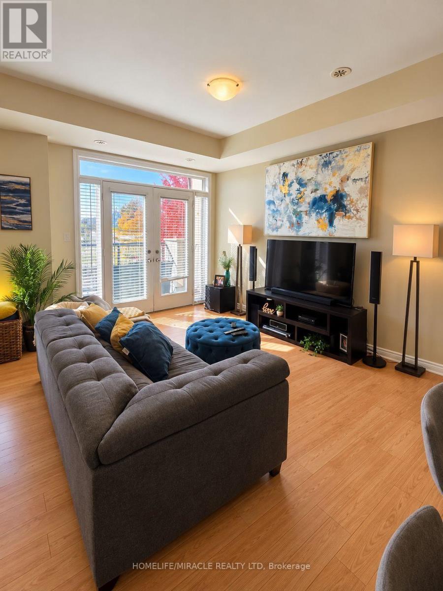 8- 9601 Jane Street, Vaughan, ON photo 3