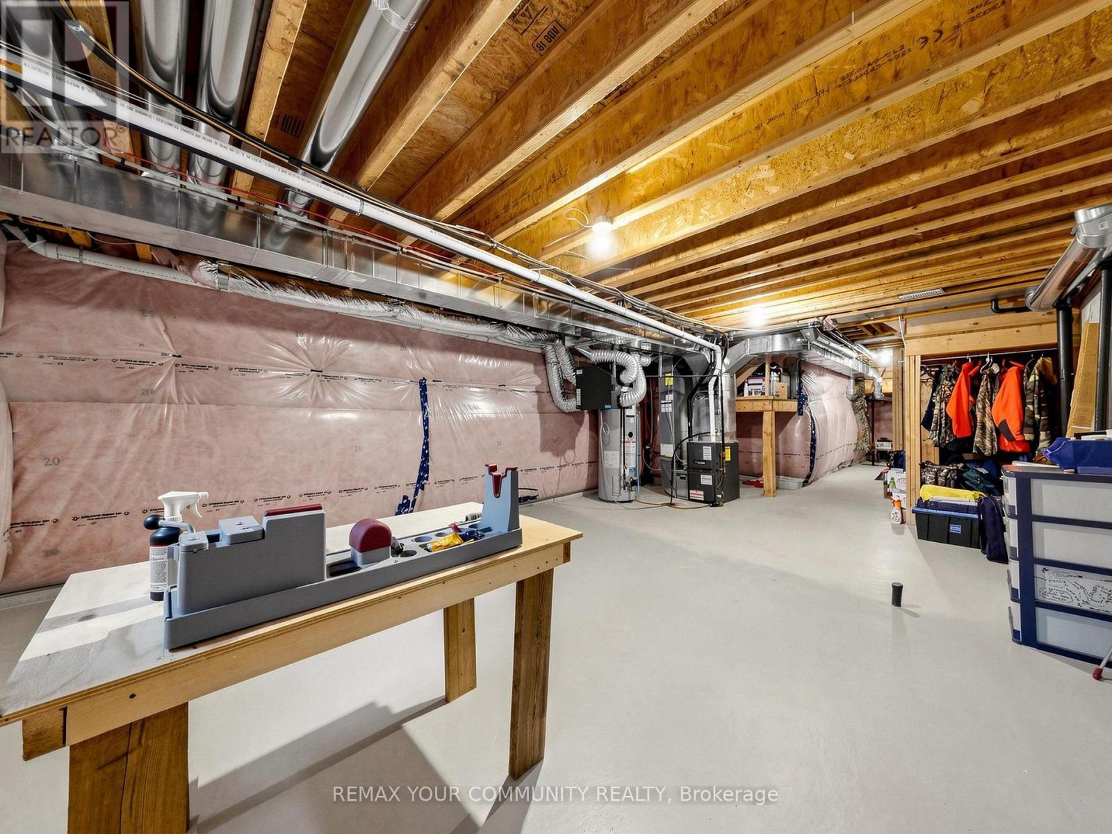 96 DRIZZEL CRESCENT - 36
