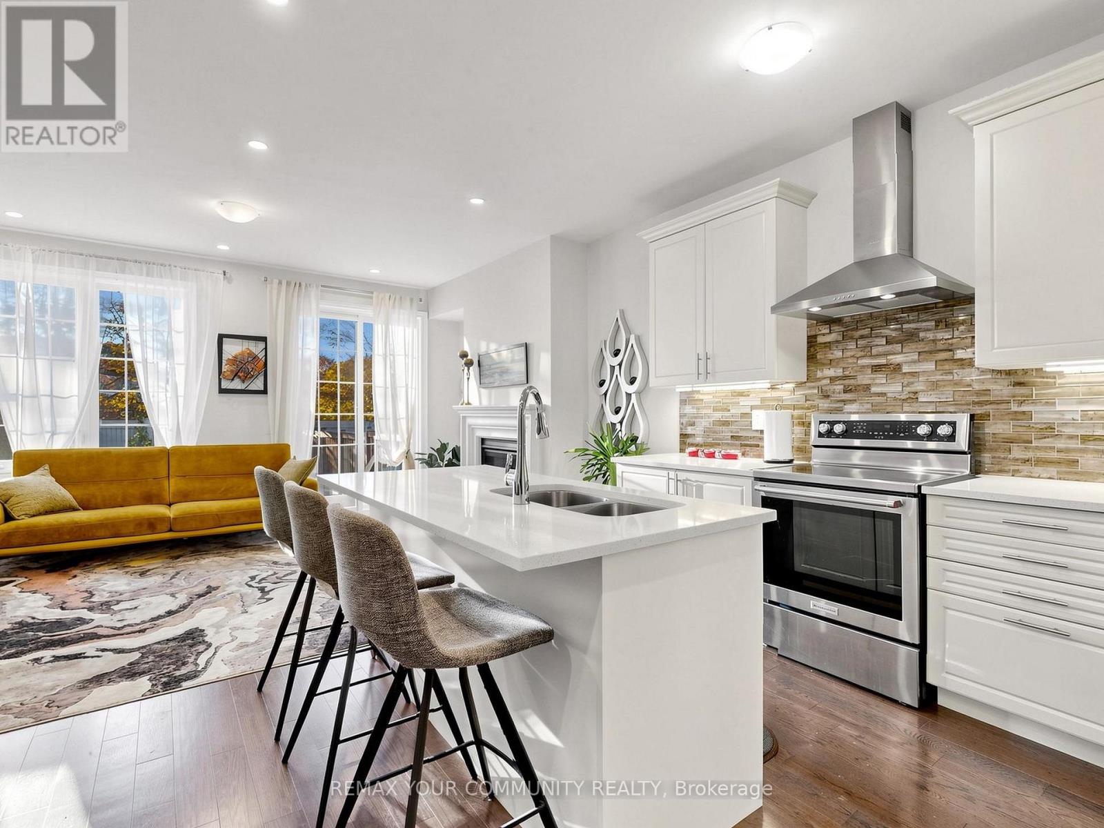96 Drizzel Crescent, Richmond Hill, ON photo 9