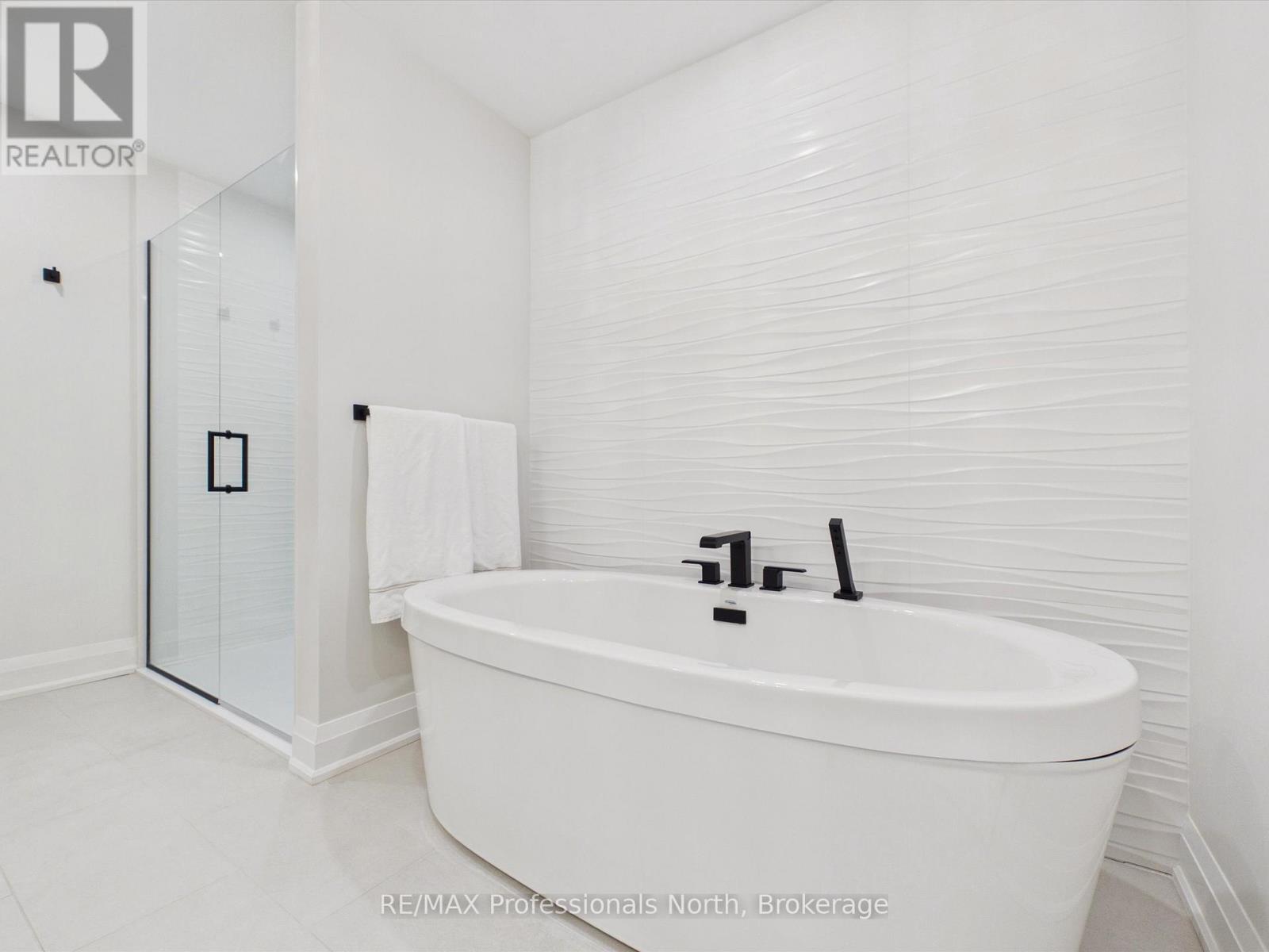 #402 200 ANGLO STREET - 28