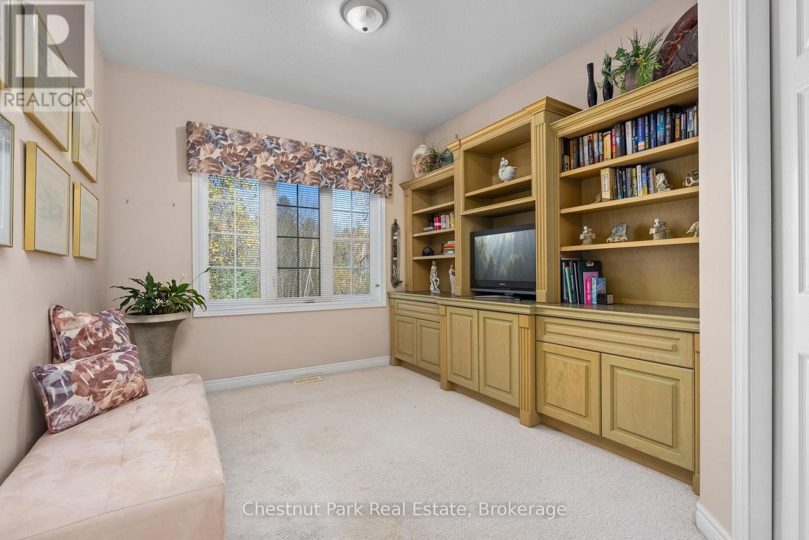 27 KENDRA CRESCENT - 21