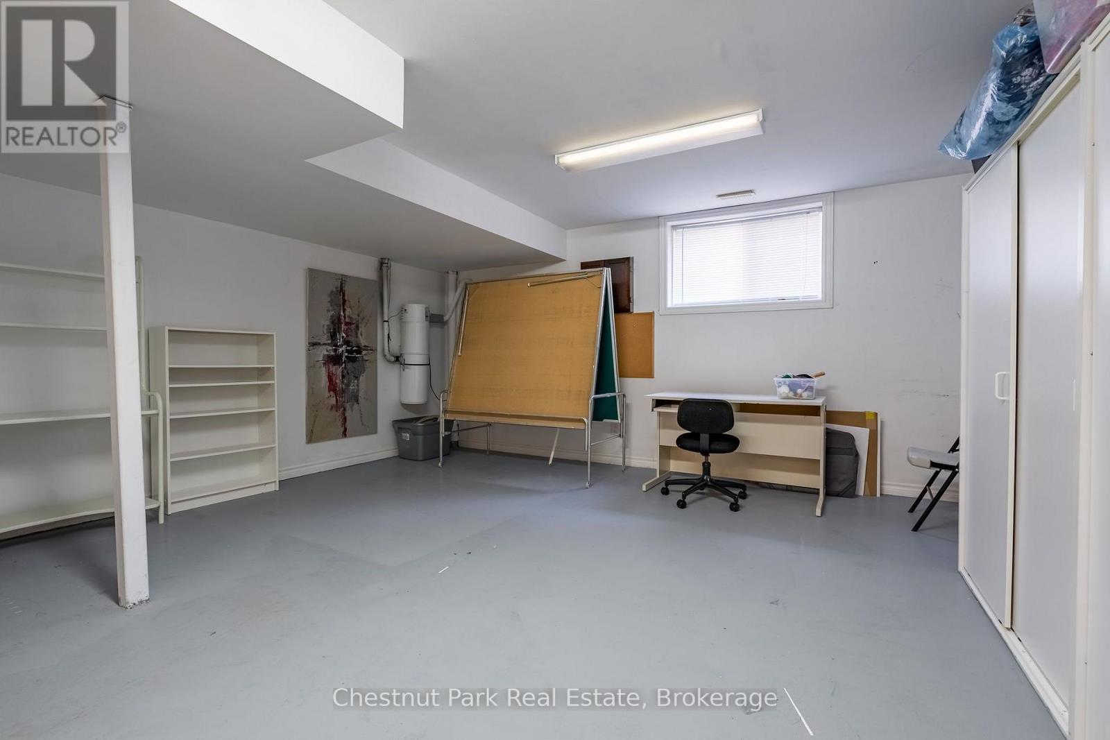 27 KENDRA CRESCENT - 33