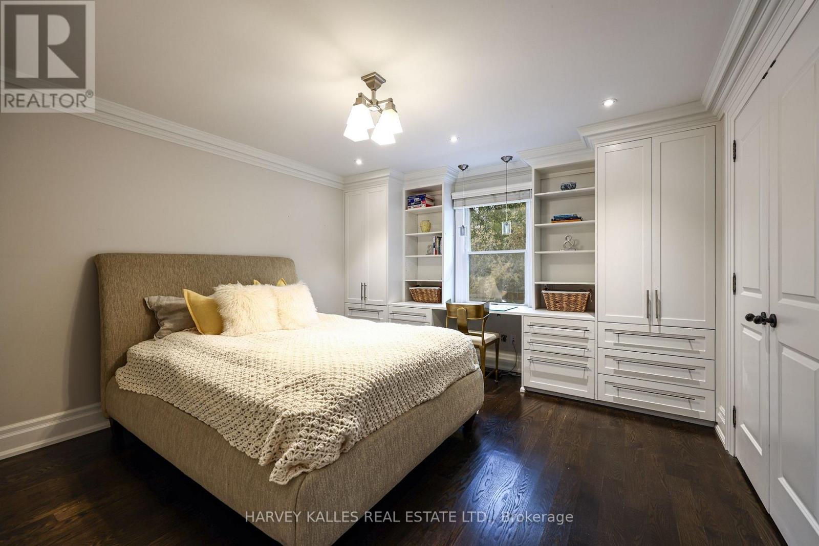 6 PENWOOD CRESCENT - 35