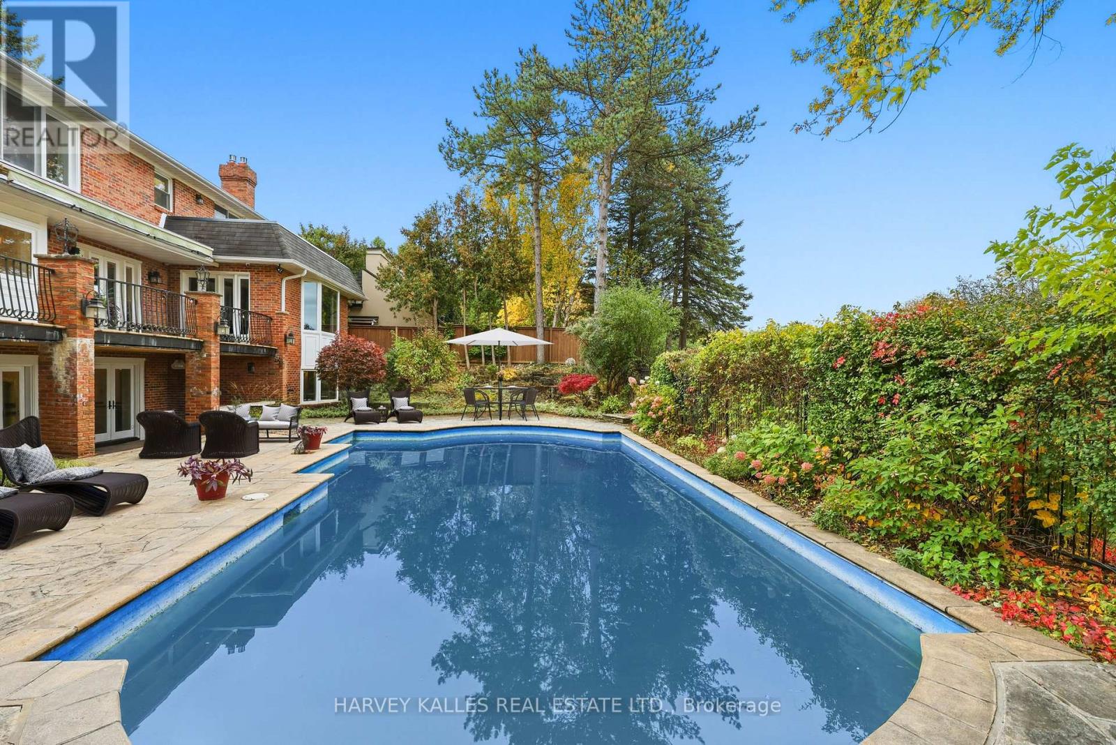 6 PENWOOD CRESCENT - 46