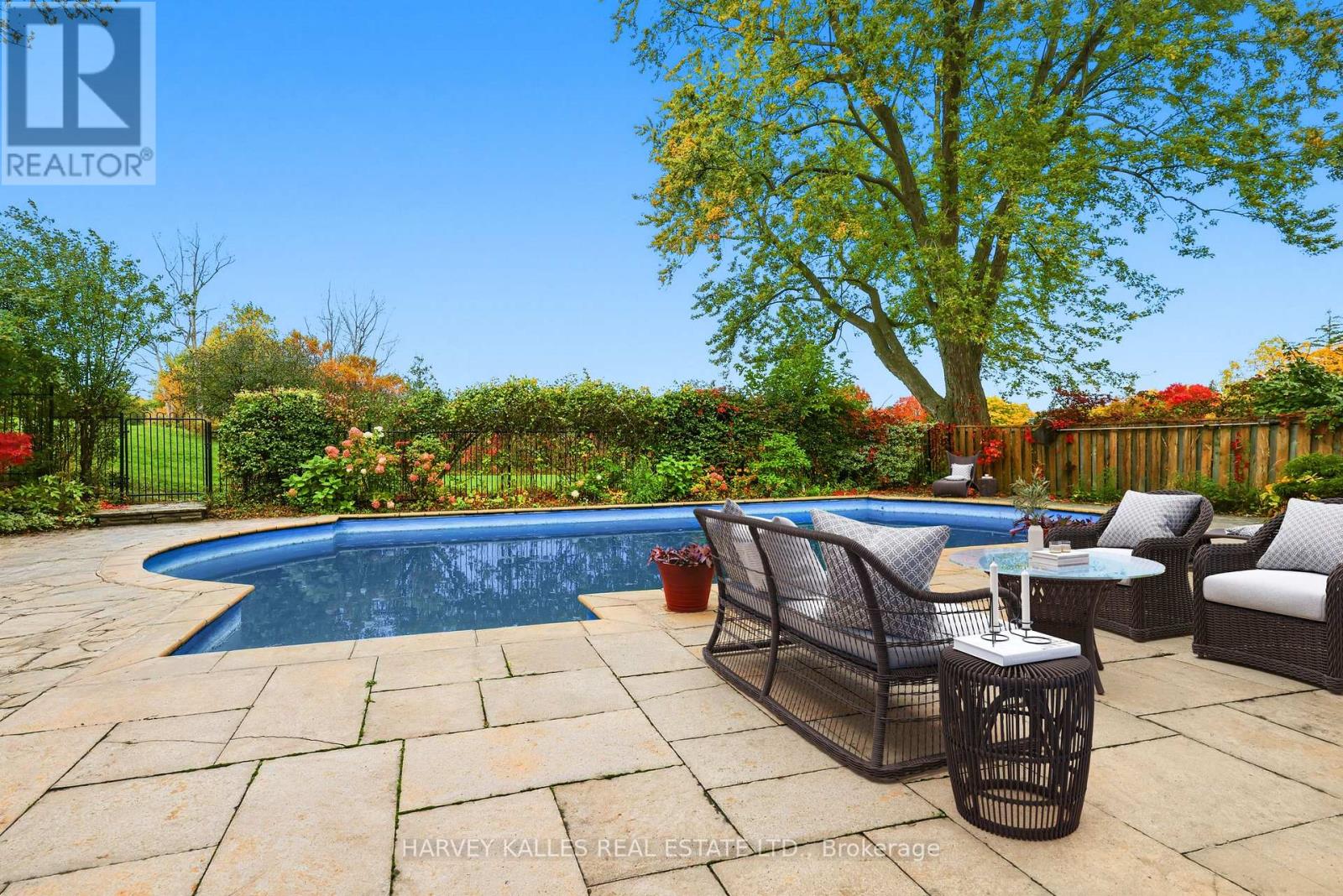 6 PENWOOD CRESCENT - 49