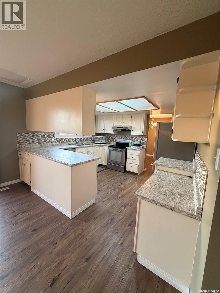 56 Dunfield CRESCENT photo 4