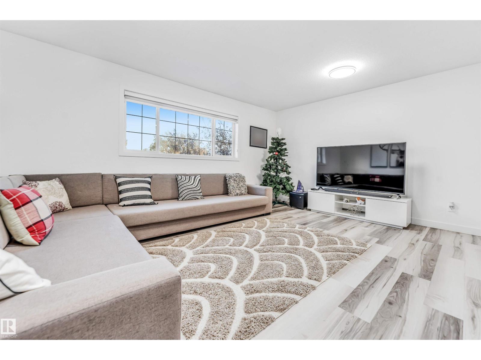 1828 36 AV NW, Edmonton — photo 24