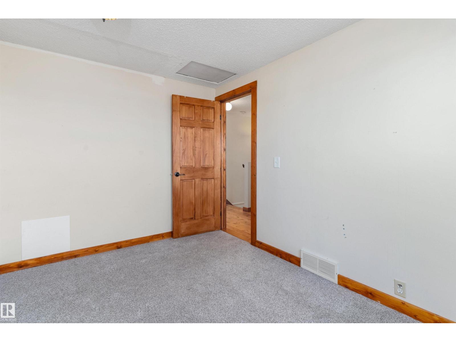 18729 95A AV NW, Edmonton — photo 32