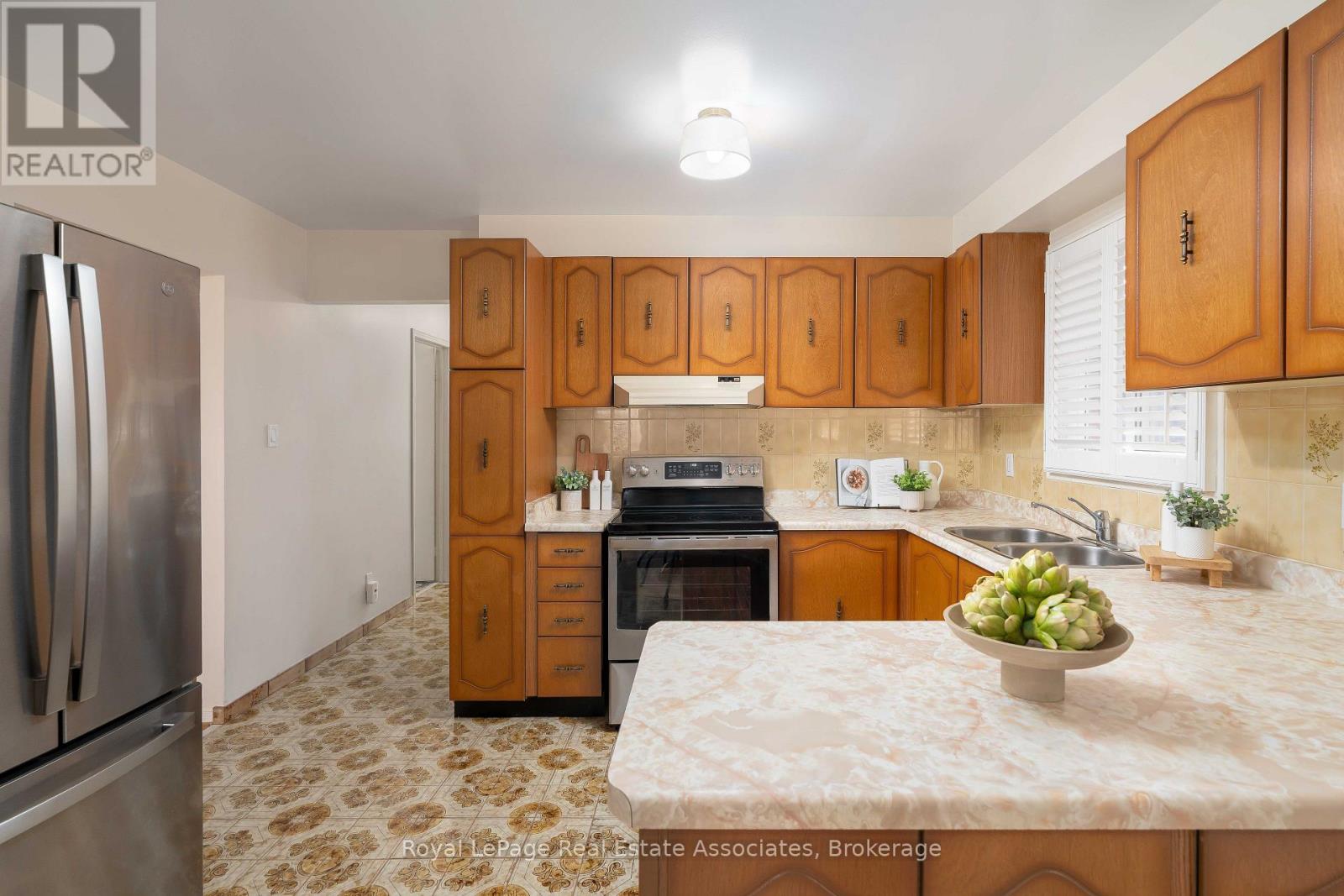7 Capstan Court, Toronto, ON photo 14