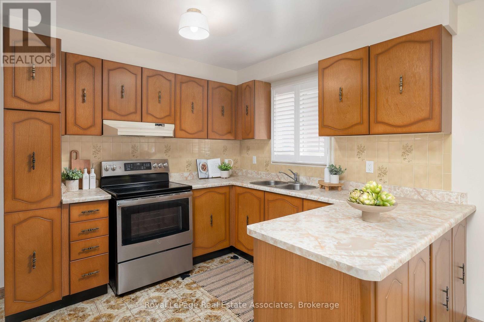 7 Capstan Court, Toronto, ON photo 16