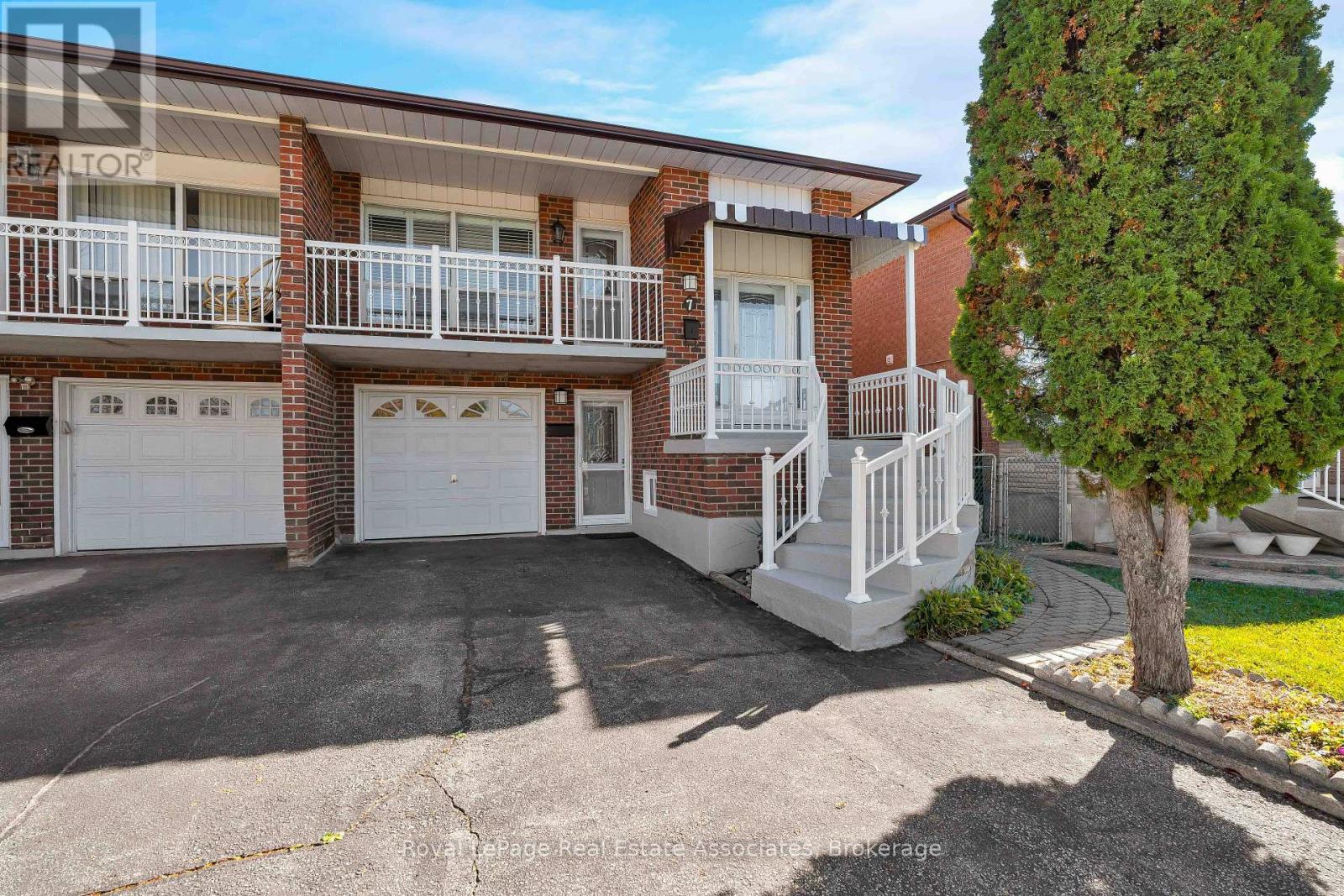 7 Capstan Court, Toronto, ON photo 3