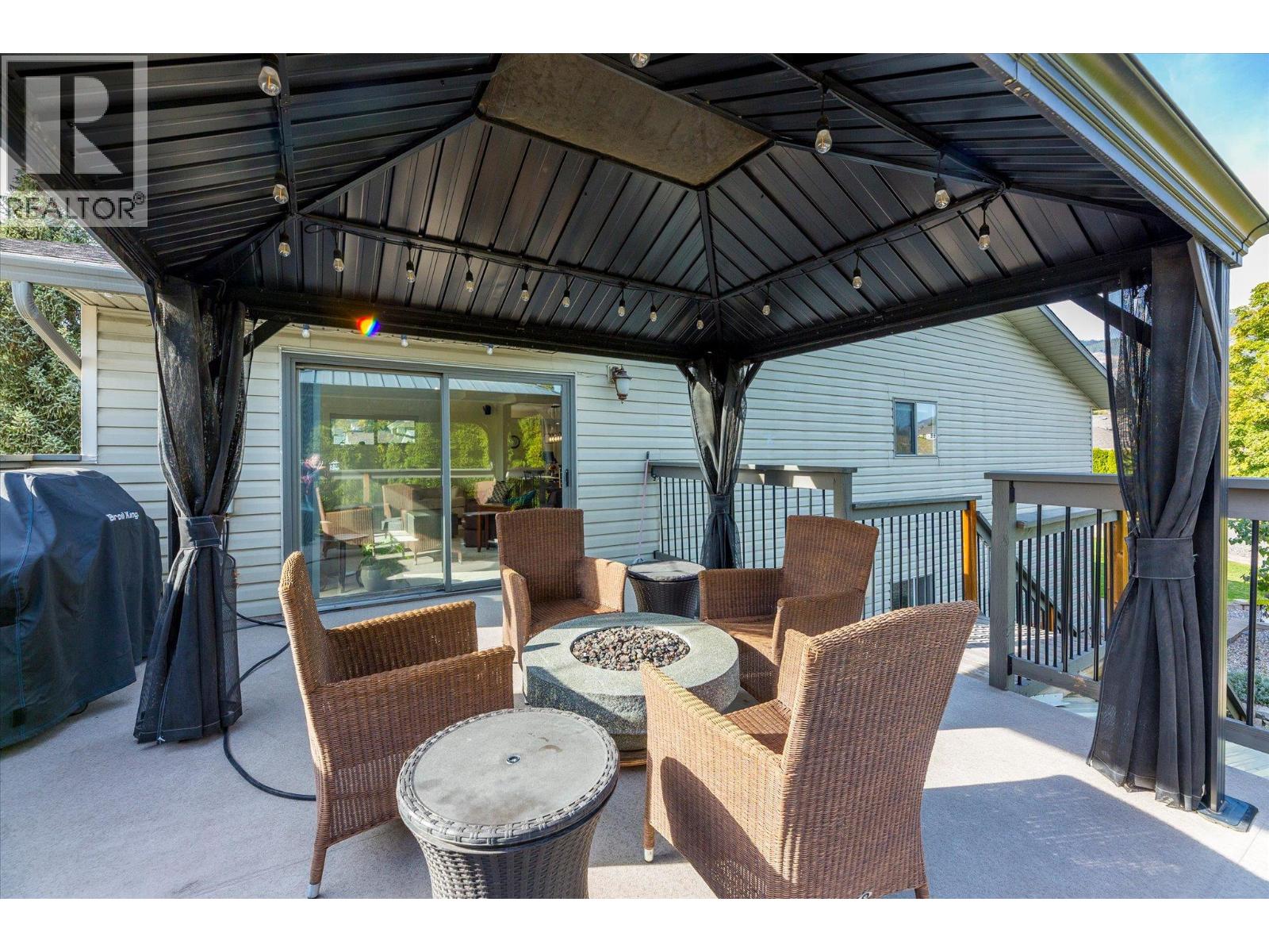  2430 Chieftain Road, West Kelowna