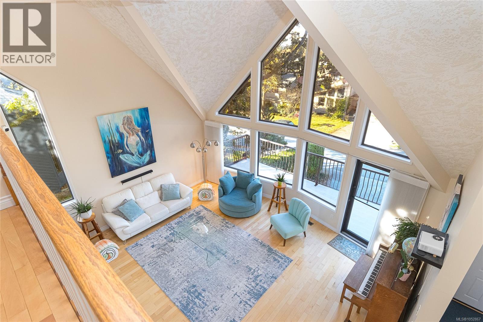  878 Denford Crescent, Saanich