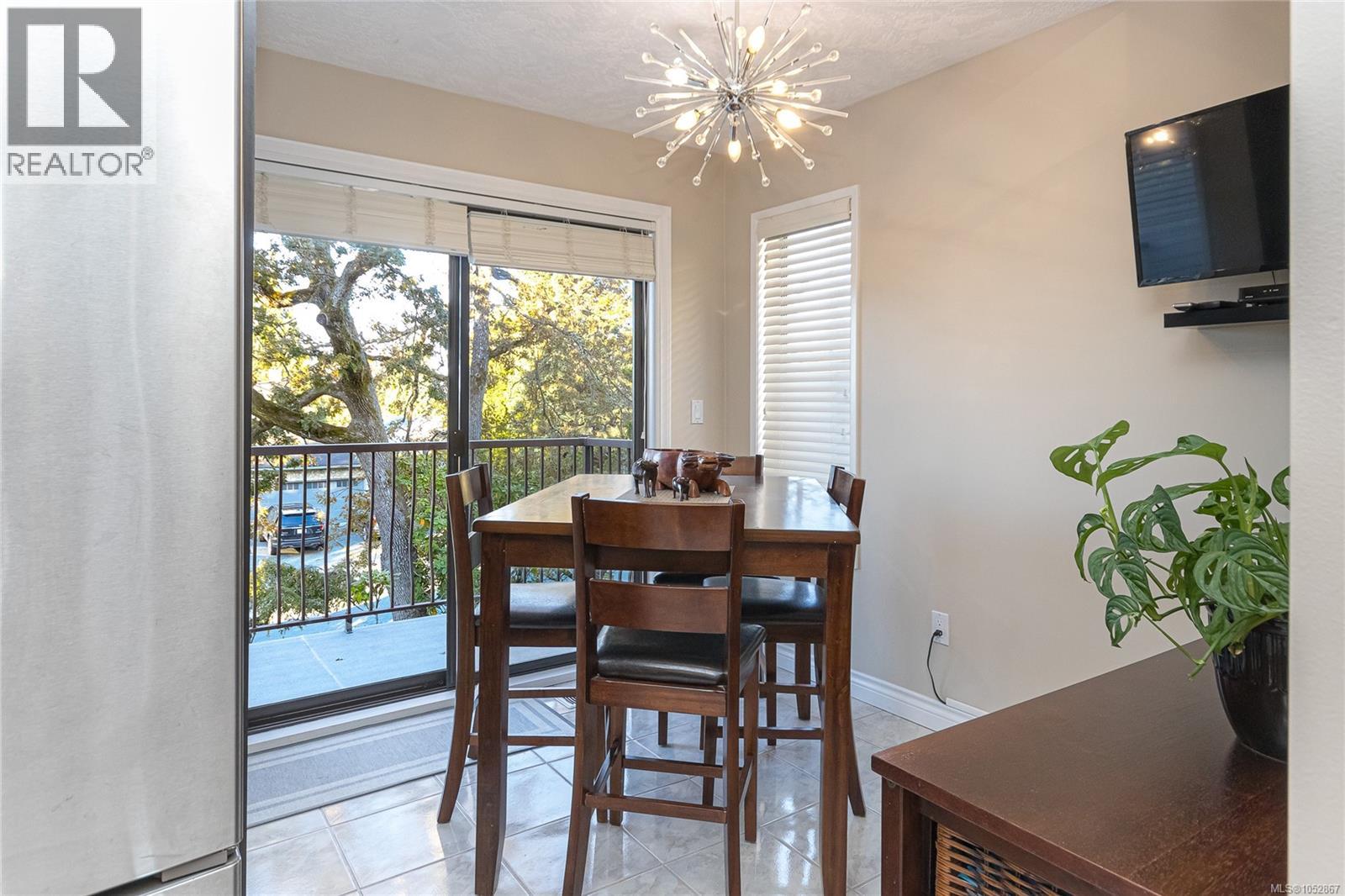  878 Denford Crescent, Saanich