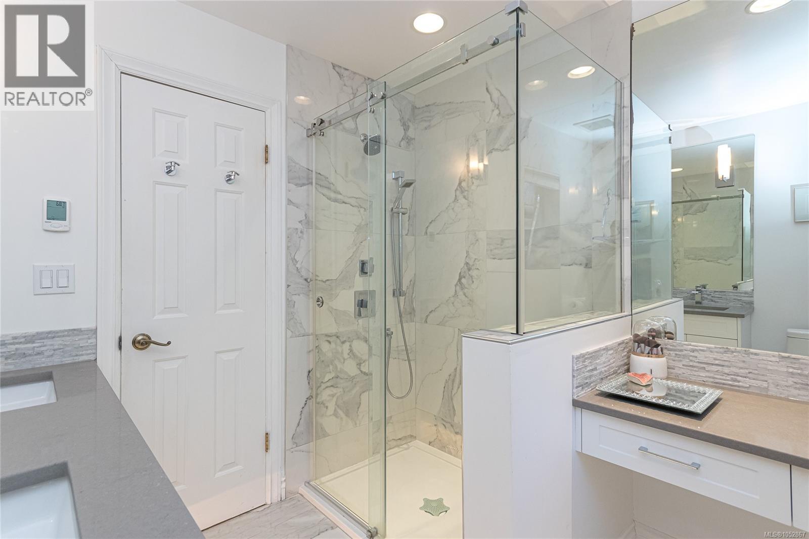  878 Denford Crescent, Saanich