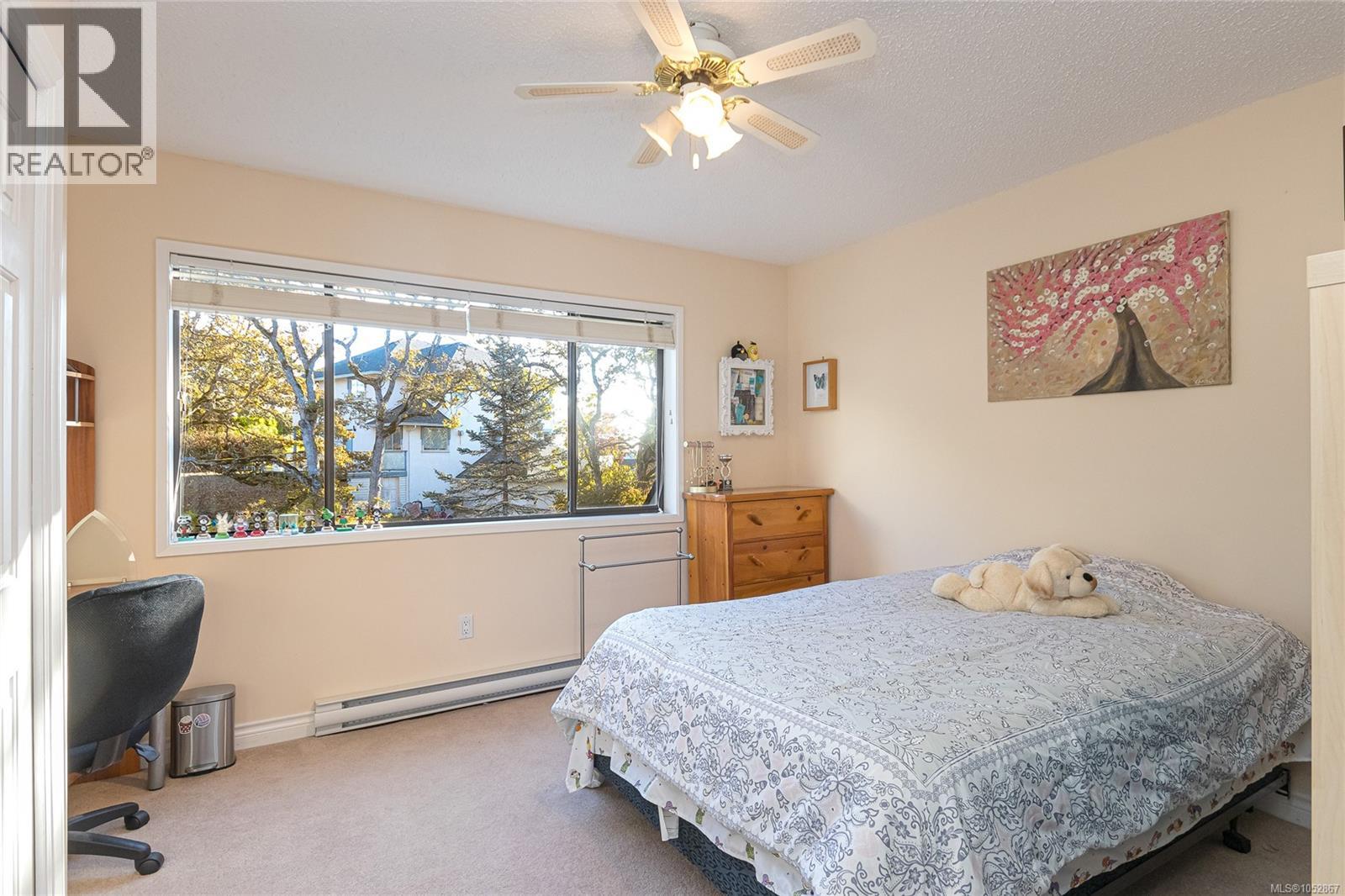  878 Denford Crescent, Saanich