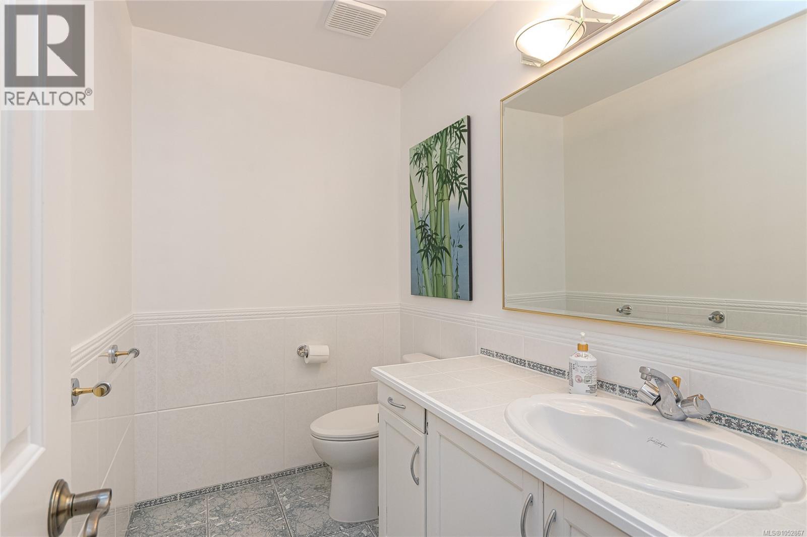  878 Denford Crescent, Saanich