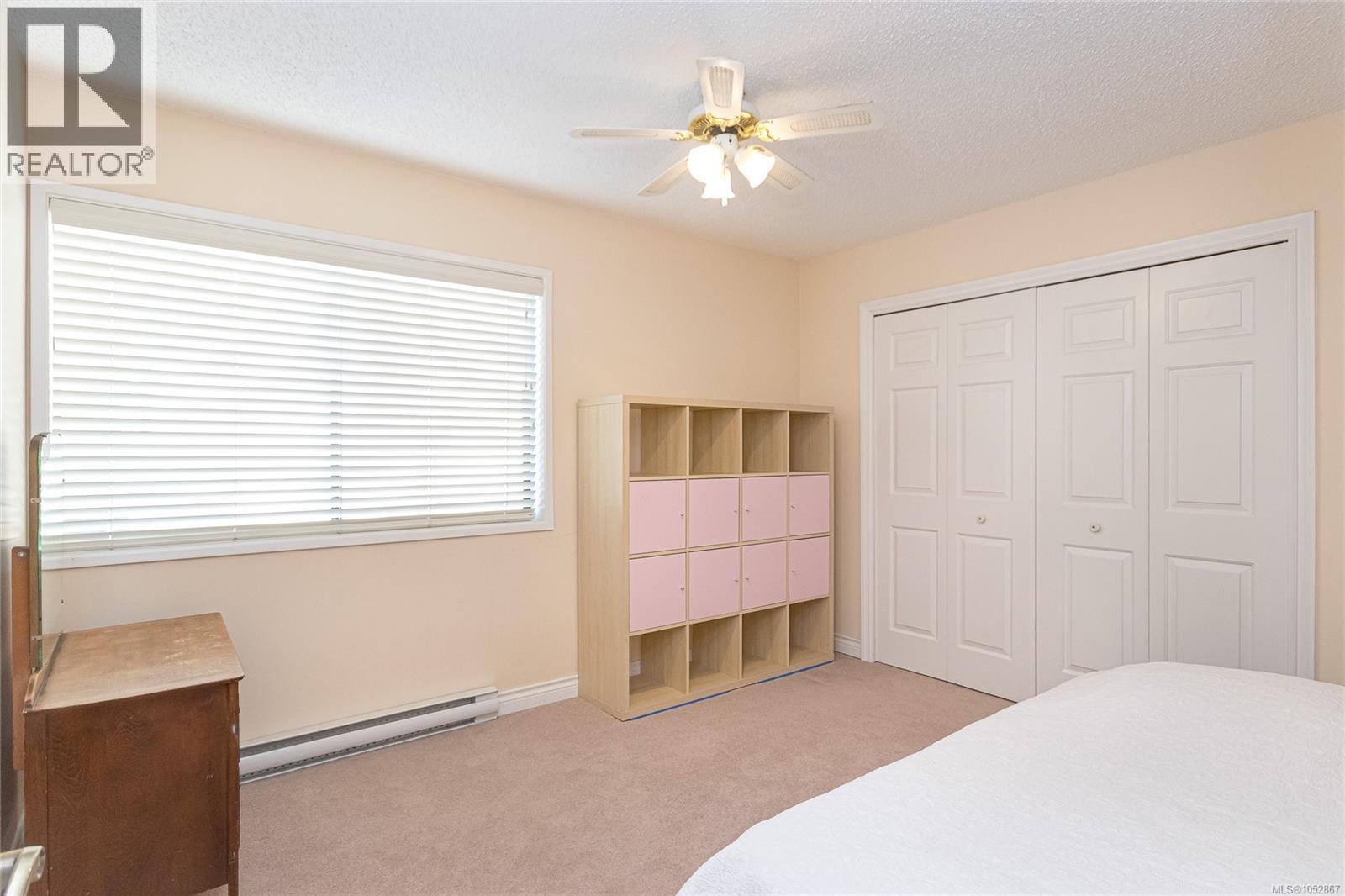  878 Denford Crescent, Saanich