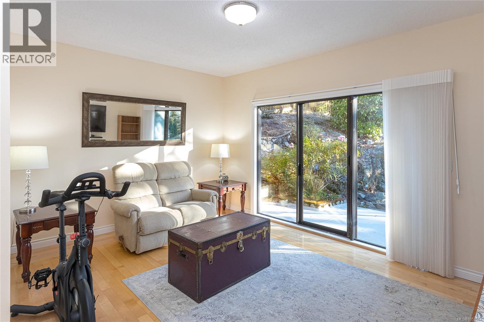 878 Denford Cres - 29