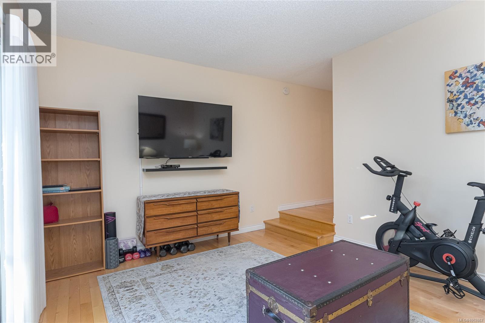  878 Denford Crescent, Saanich