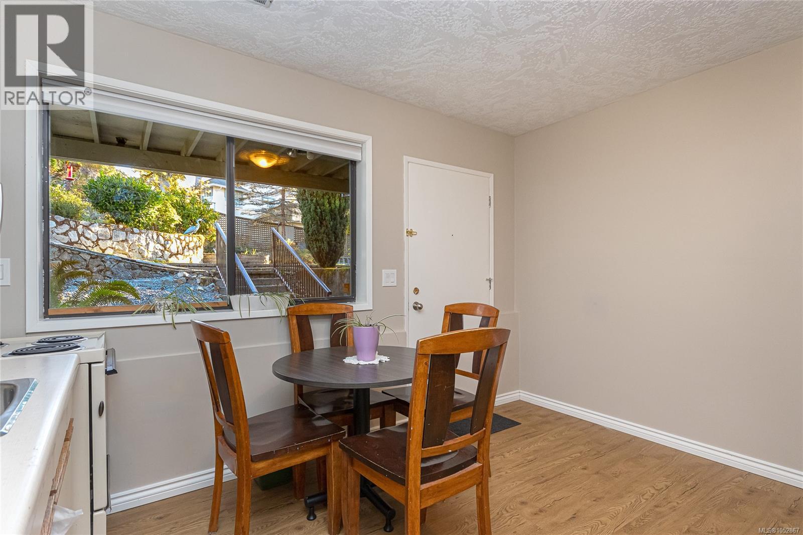  878 Denford Crescent, Saanich