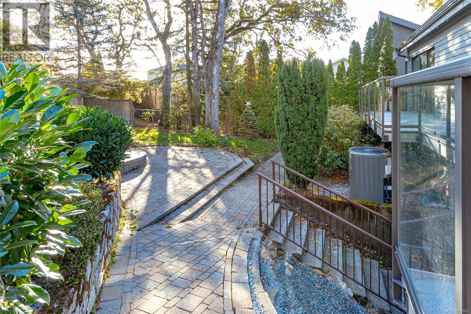 878 Denford Cres - 45