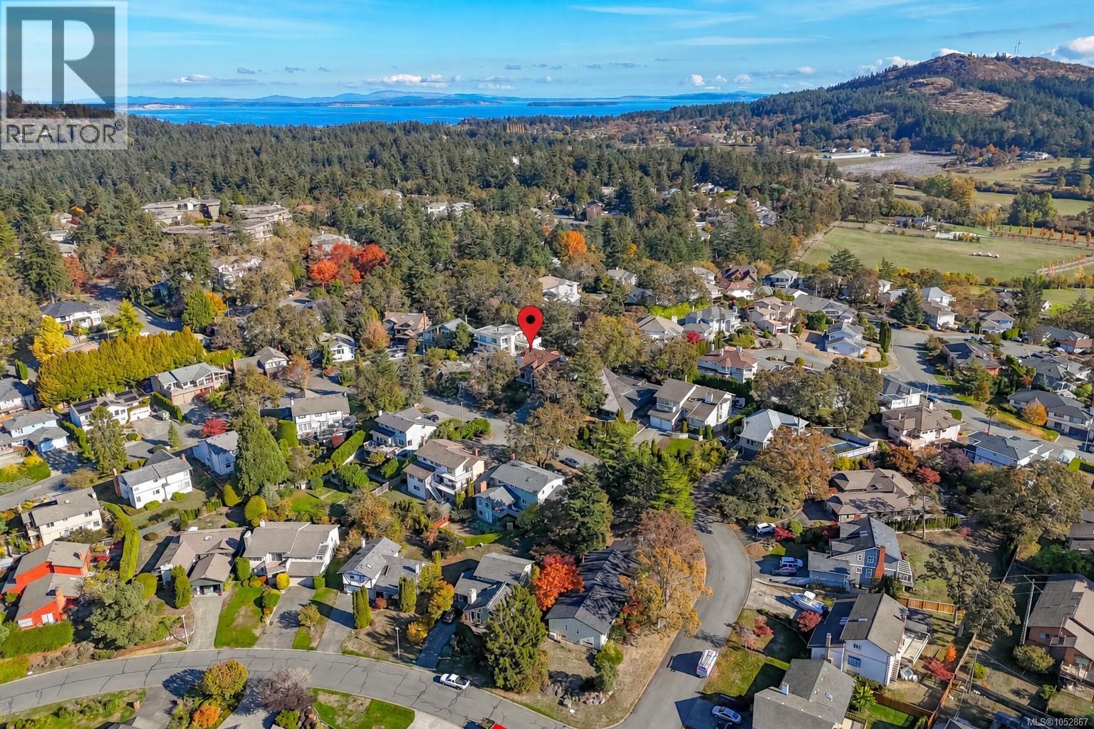  878 Denford Crescent, Saanich