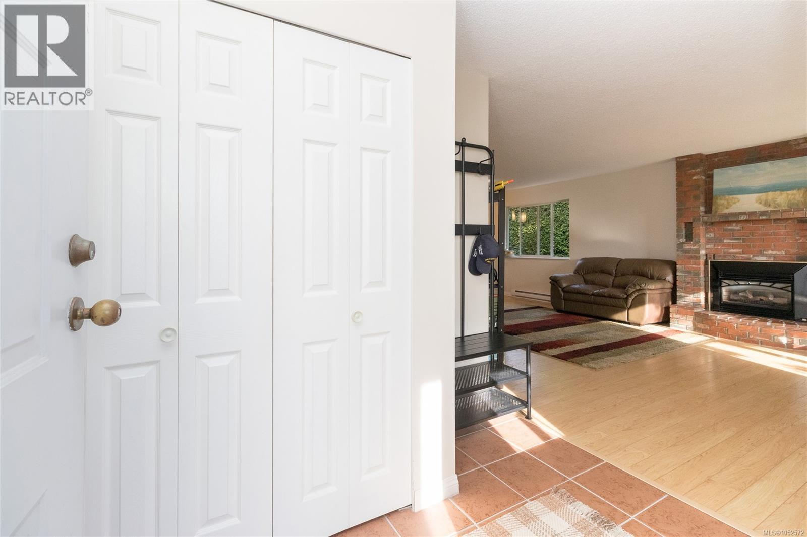  846 Pepin Crescent, Saanich