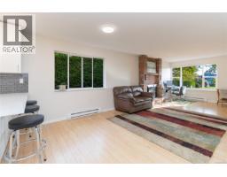Entrance - 846 Pepin Cres, Saanich, BC V8Z6V6 Photo 10