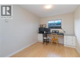 846 Pepin Cres, Saanich, BC V8Z6V6 Photo 23