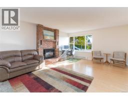 Patio - 846 Pepin Cres, Saanich, BC V8Z6V6 Photo 9