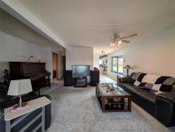 460 Sample Road, Rapid City, MB R0K1W0 Photo 19