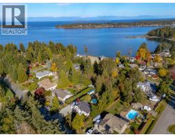 Entrance - 1650 Yeo St, Nanoose Bay, BC V9P9C7 Photo 9