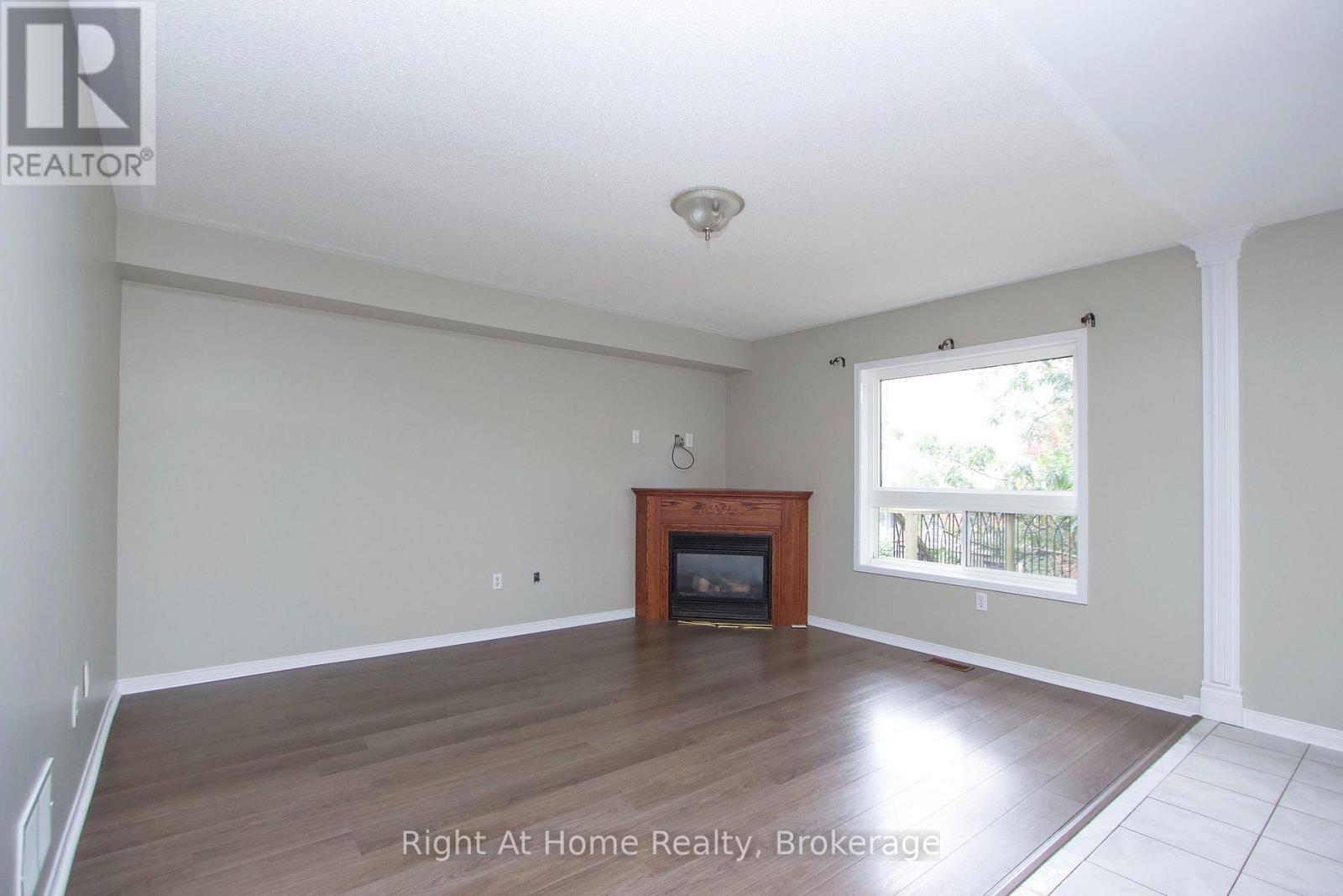 Upper Unit- 75 Millburn Drive, Clarington, ON photo 11