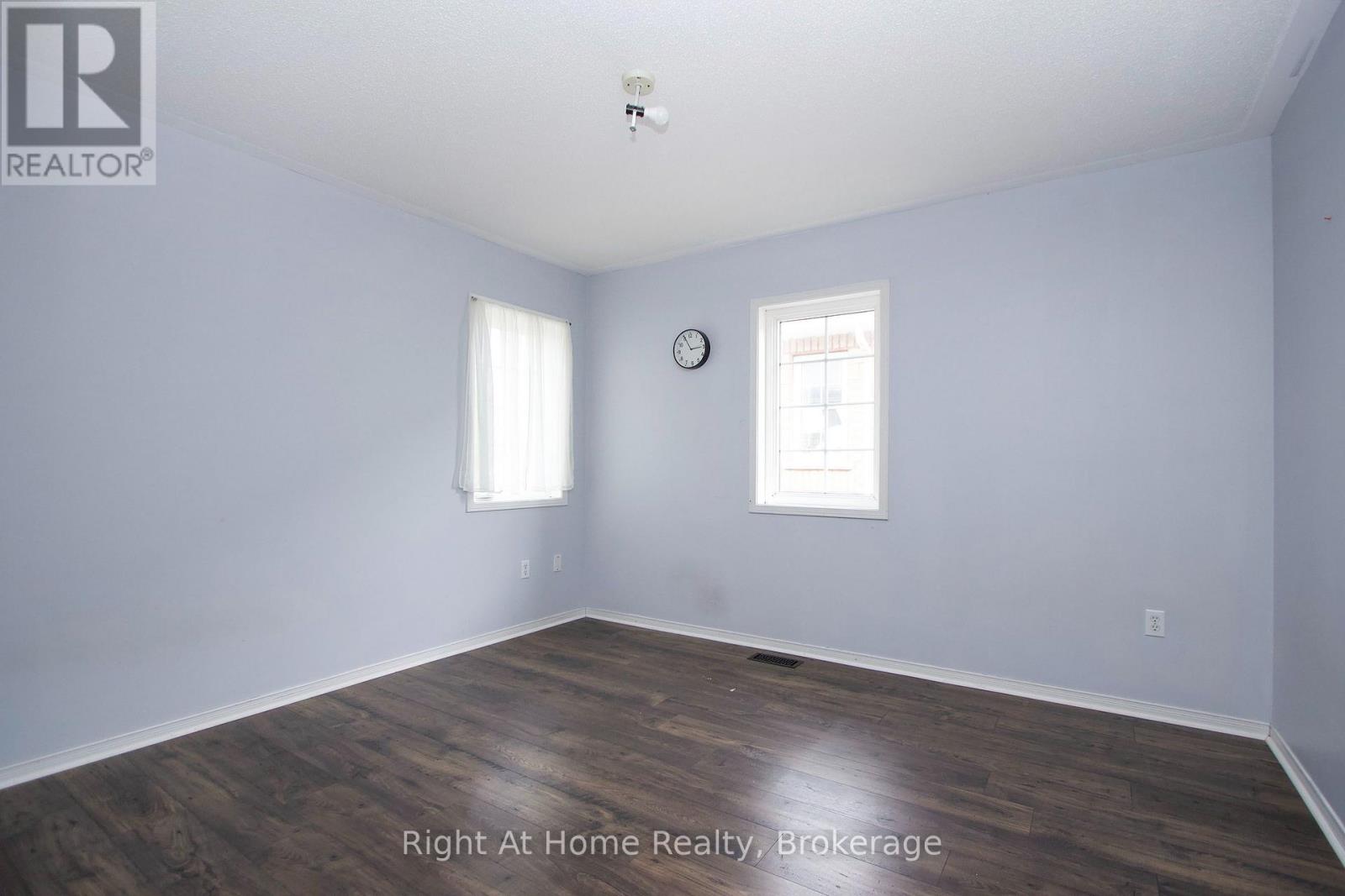 Upper Unit- 75 Millburn Drive, Clarington, ON photo 21