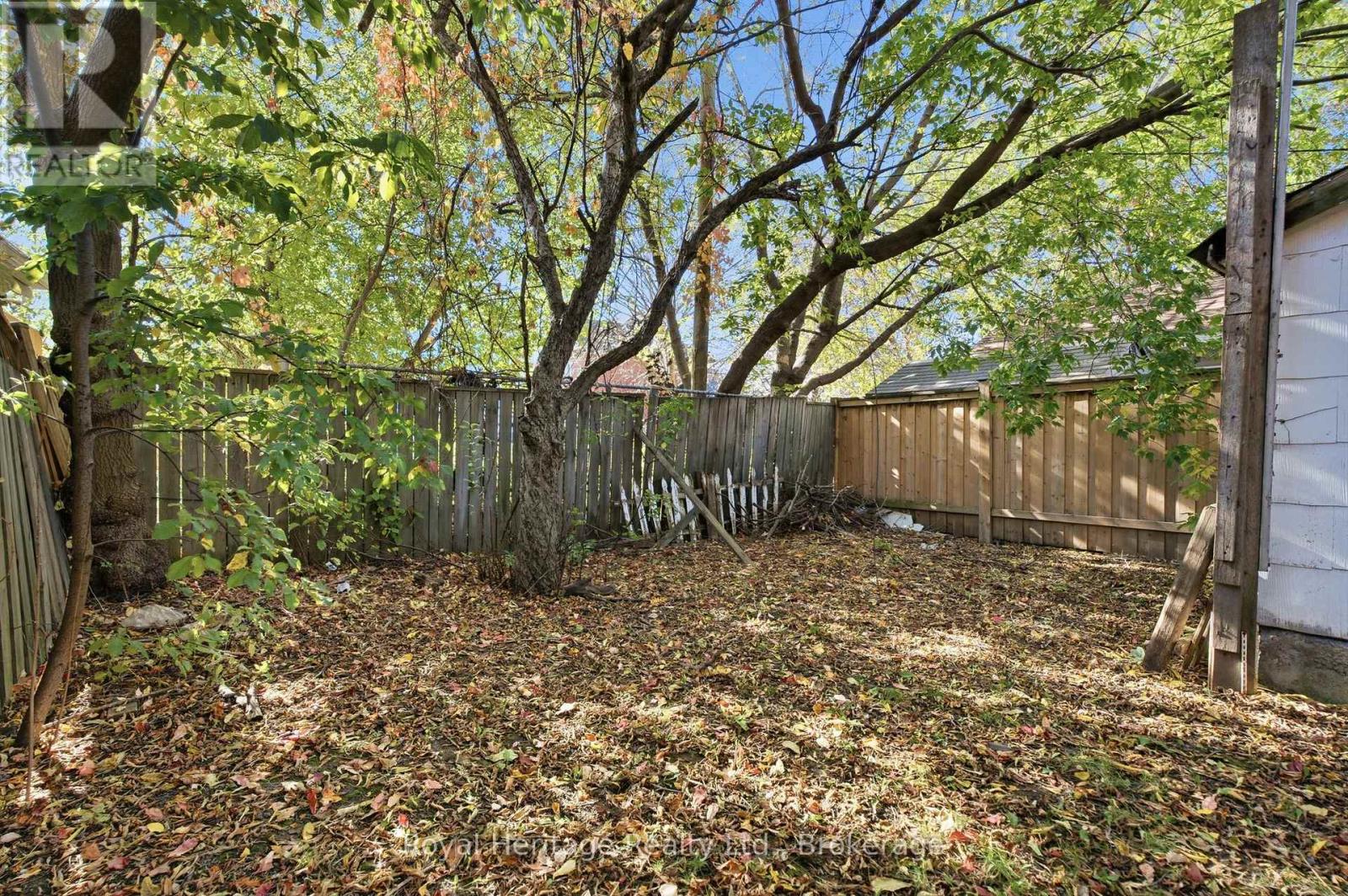 165 Colborne Street, Oshawa, ON photo 35