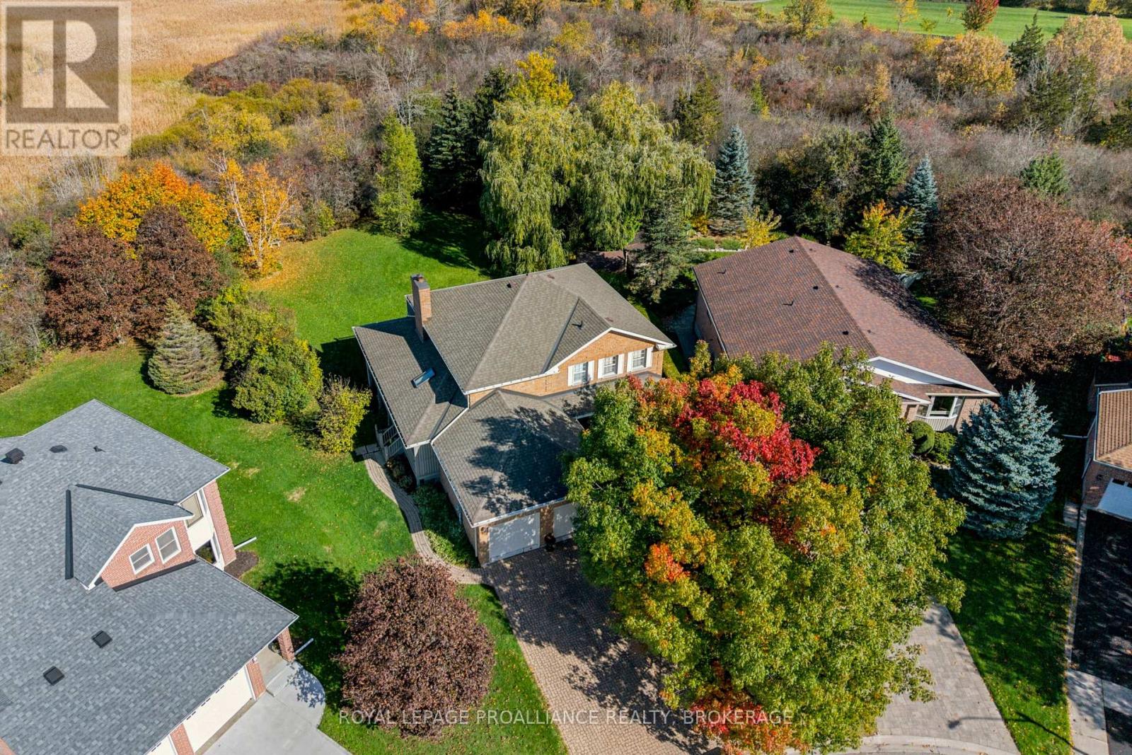 702 PARKSIDE CRESCENT, Kingston (East Gardiners Rd), ON, photo 2
