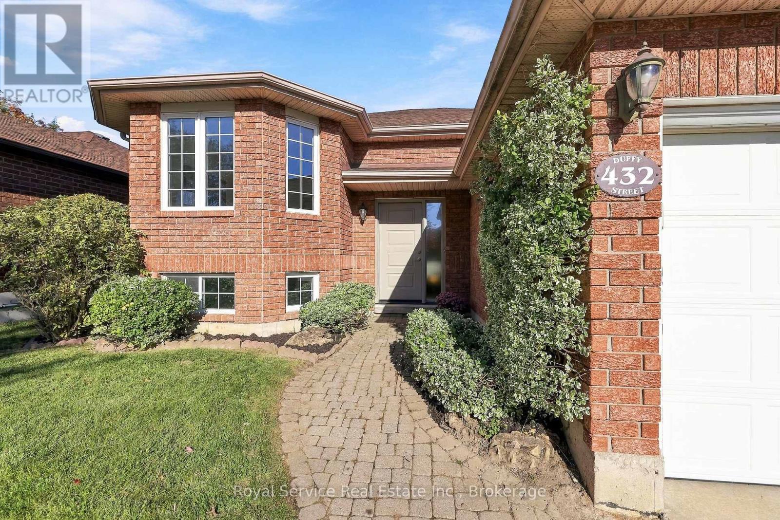 432 Duffy Street, Cobourg, ON photo 3