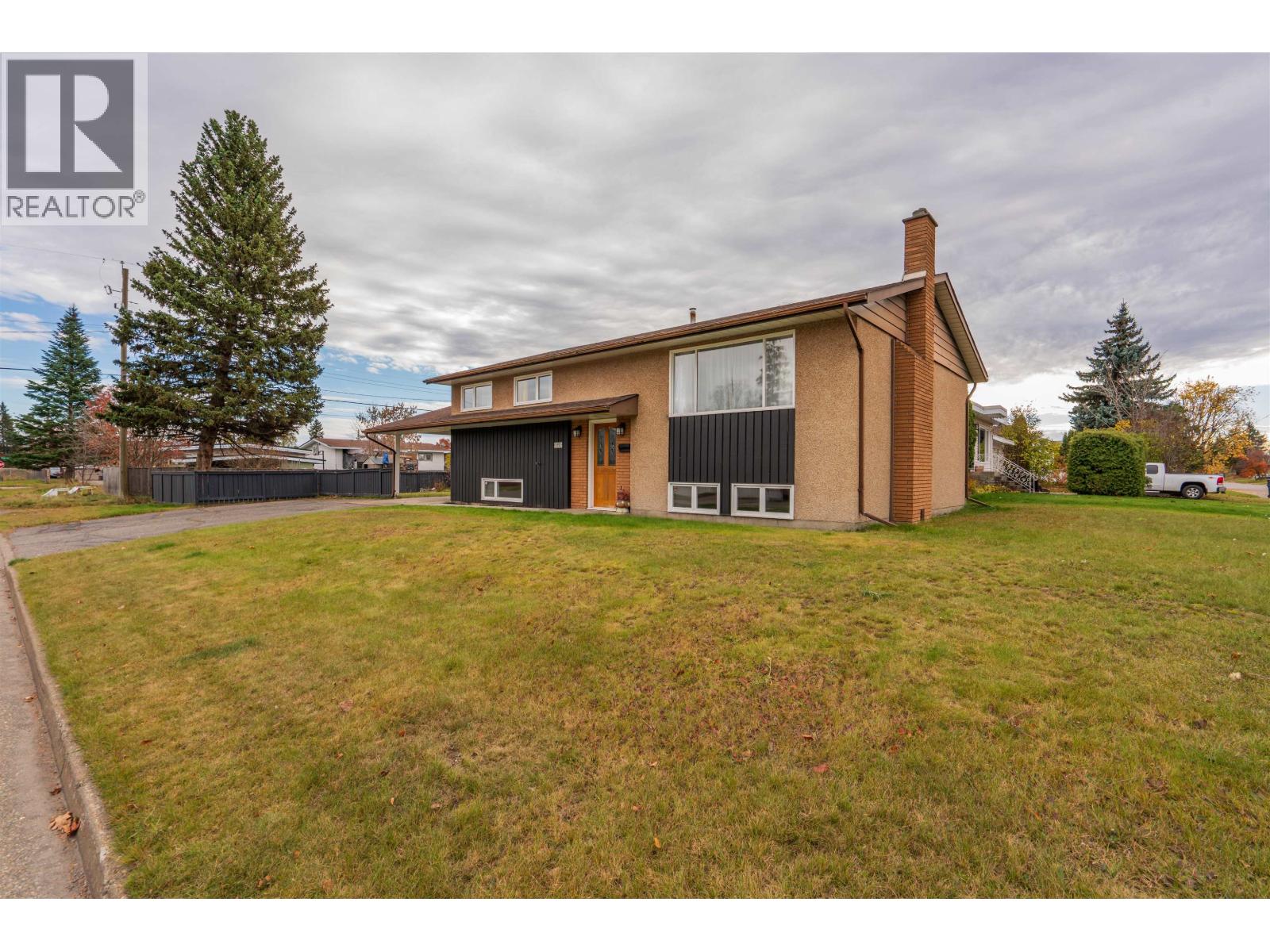 3351 HAMMOND AVENUE - 2