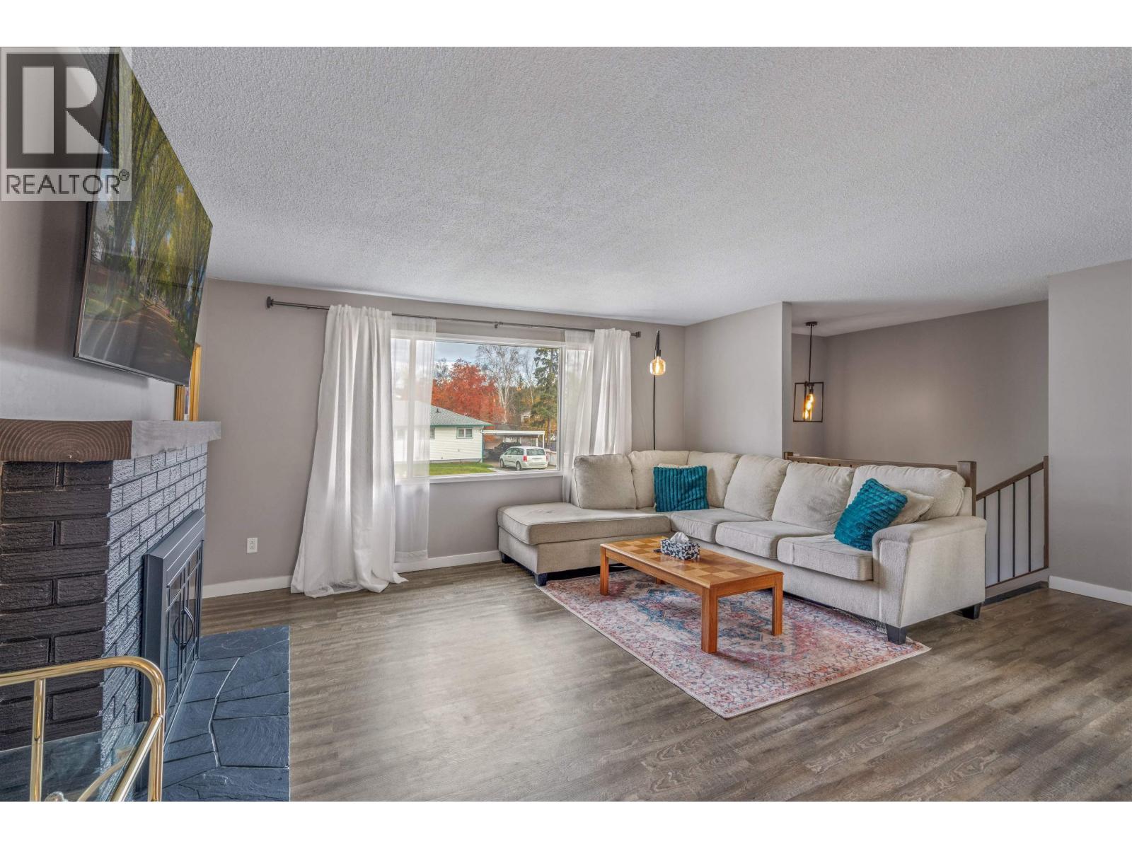 3351 HAMMOND AVENUE - 10