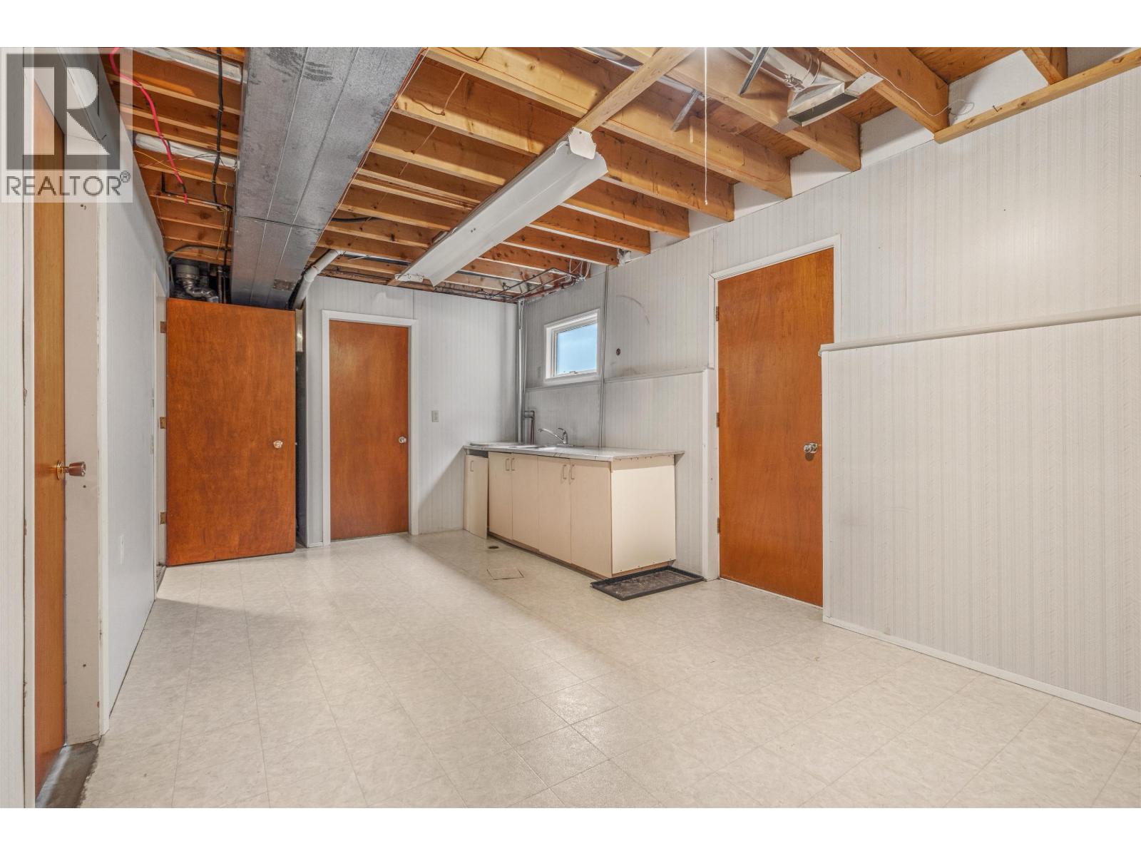 3351 HAMMOND AVENUE - 20