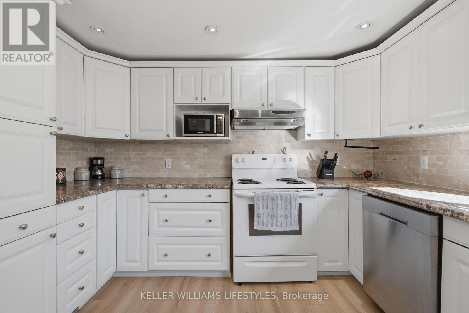 7512 FAIRVIEW ROAD - 11