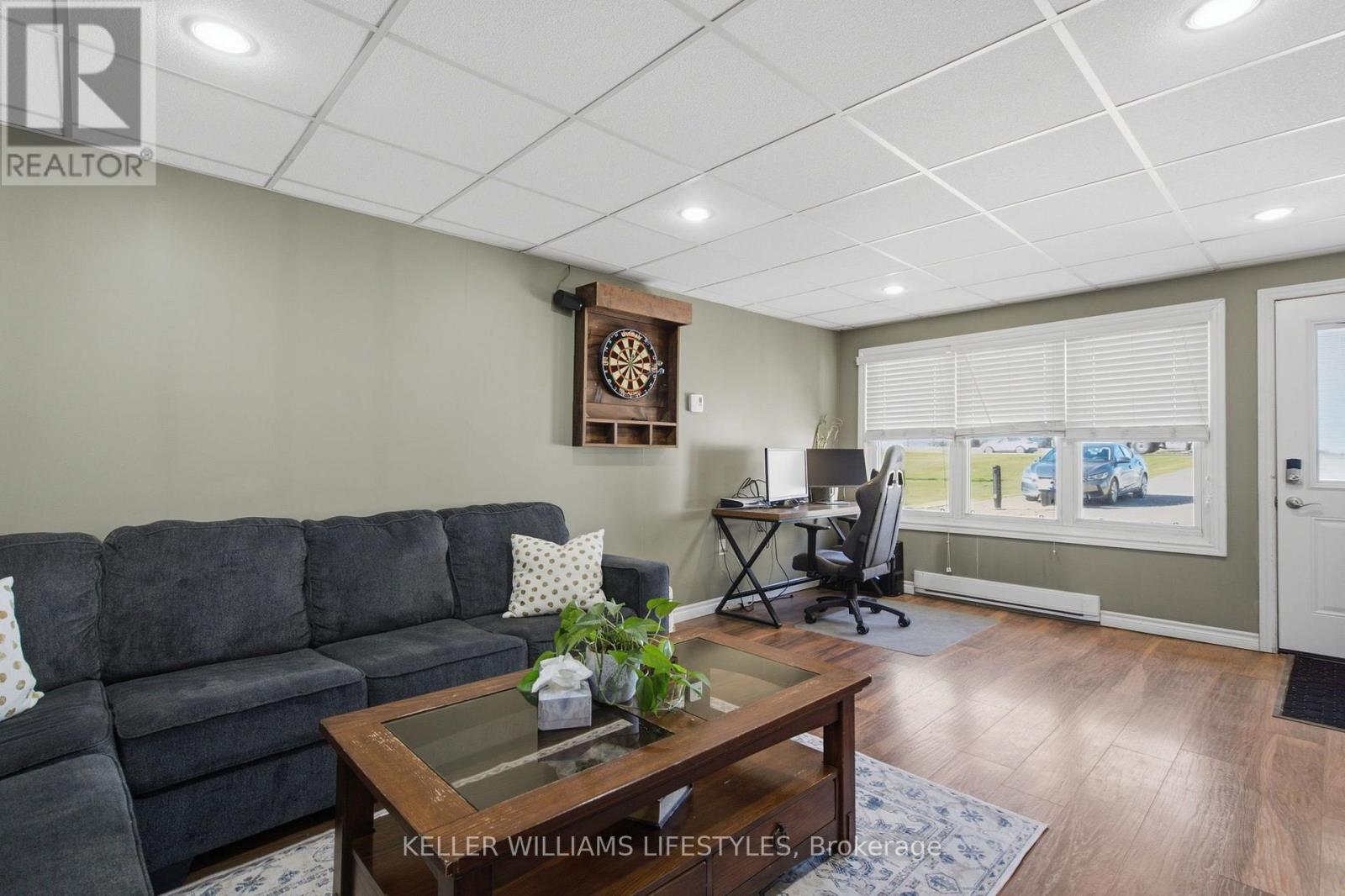 7512 FAIRVIEW ROAD - 18