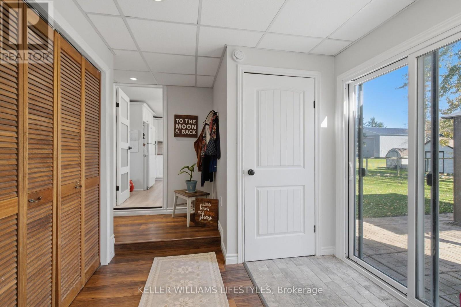 7512 FAIRVIEW ROAD - 28