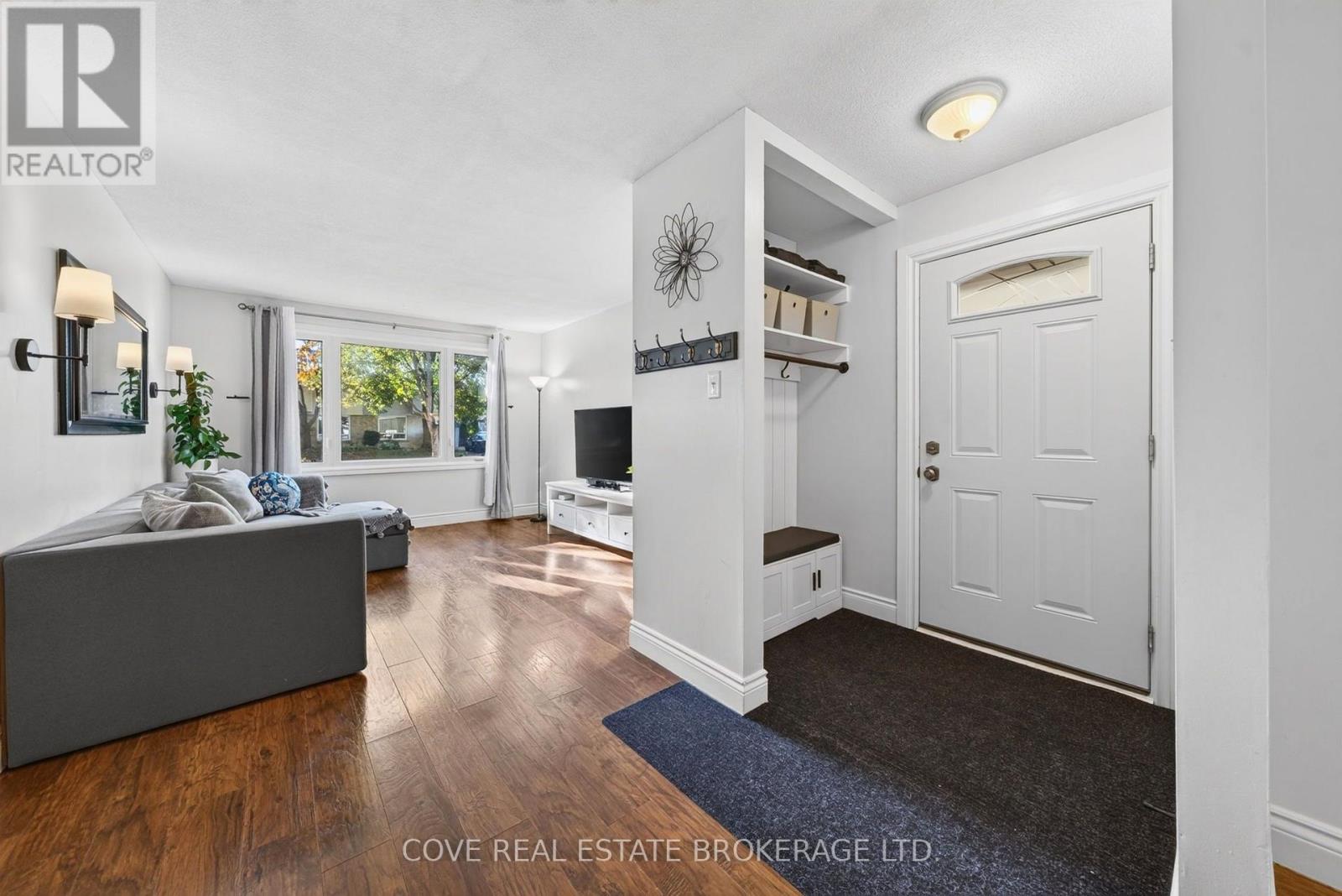 38 Ranchwood photo 4