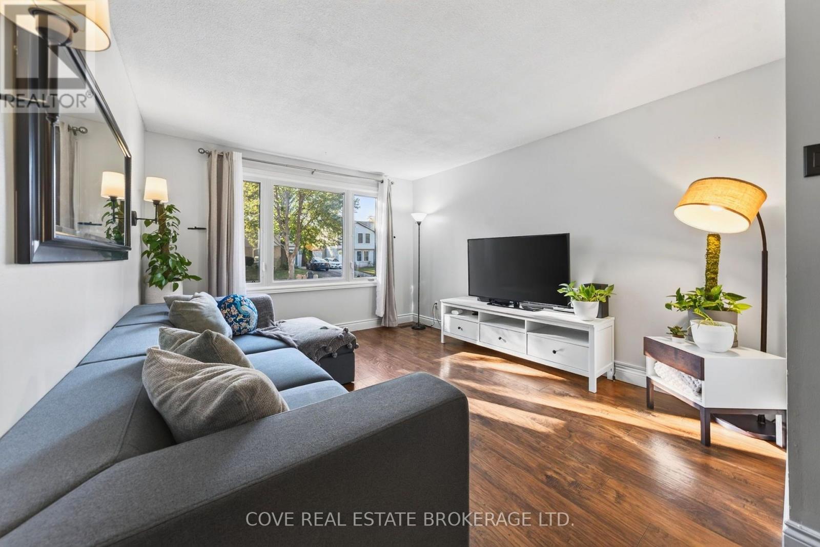 38 Ranchwood photo 5