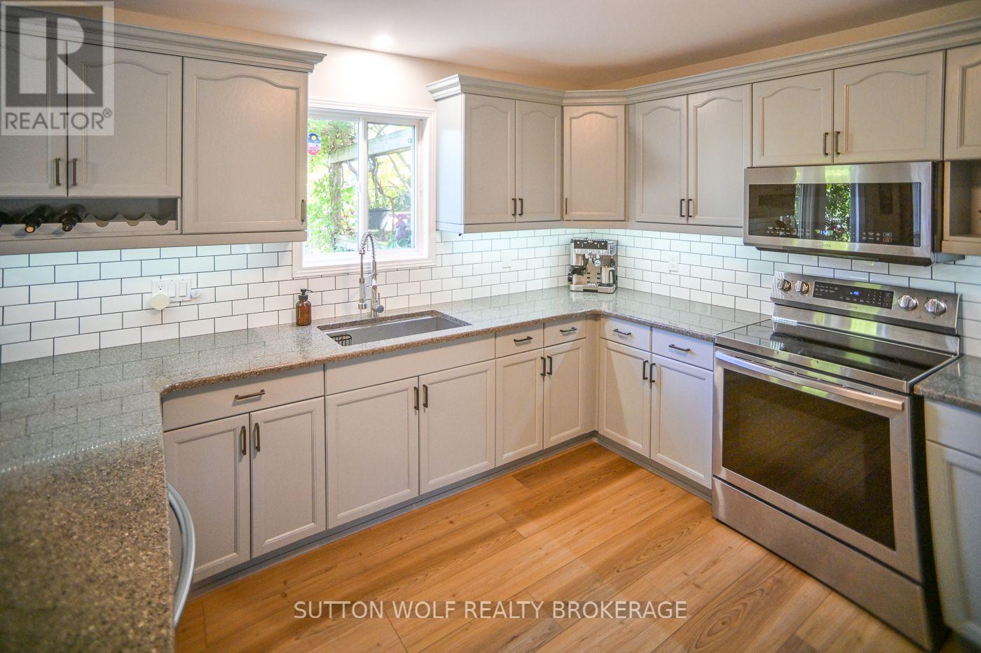 67 WILLOW CRESCENT - 13
