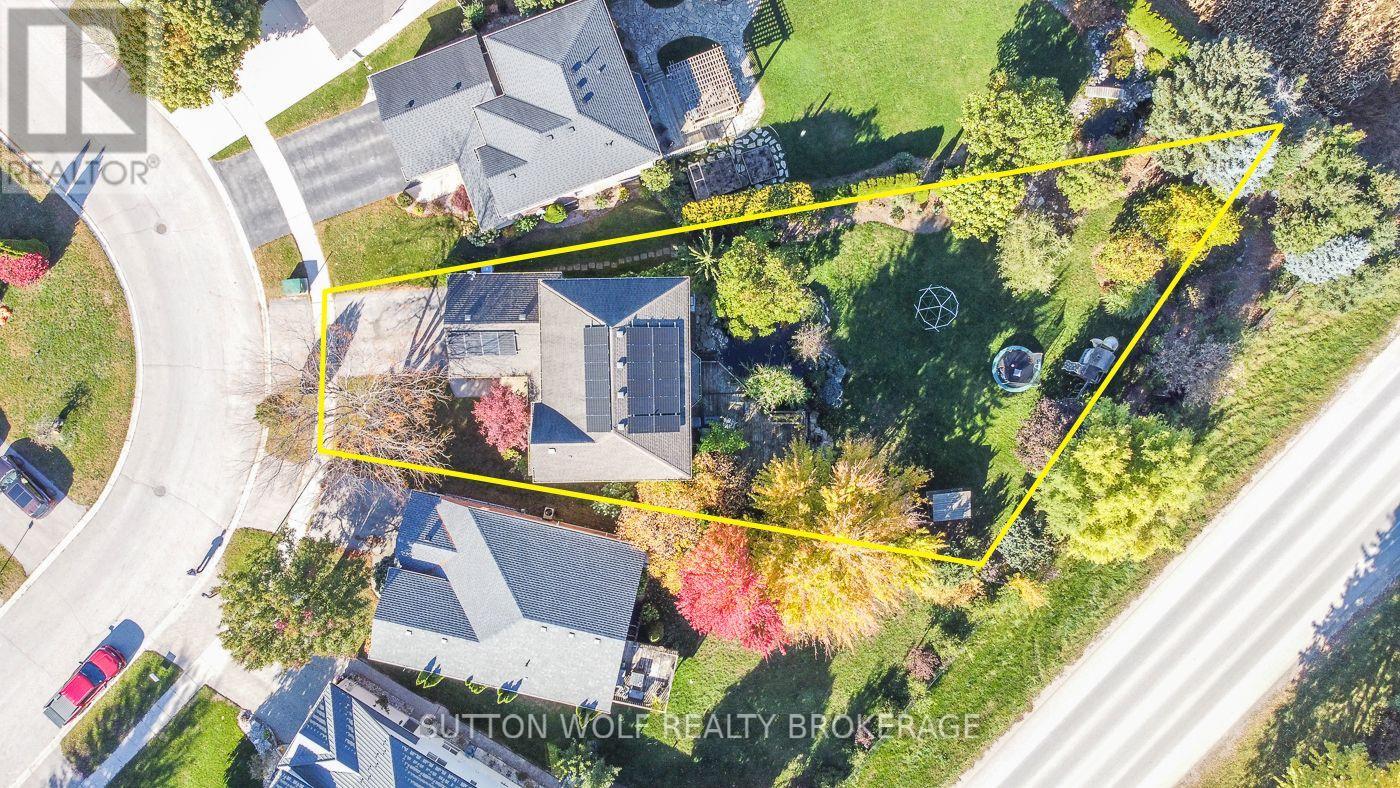 67 WILLOW CRESCENT - 48