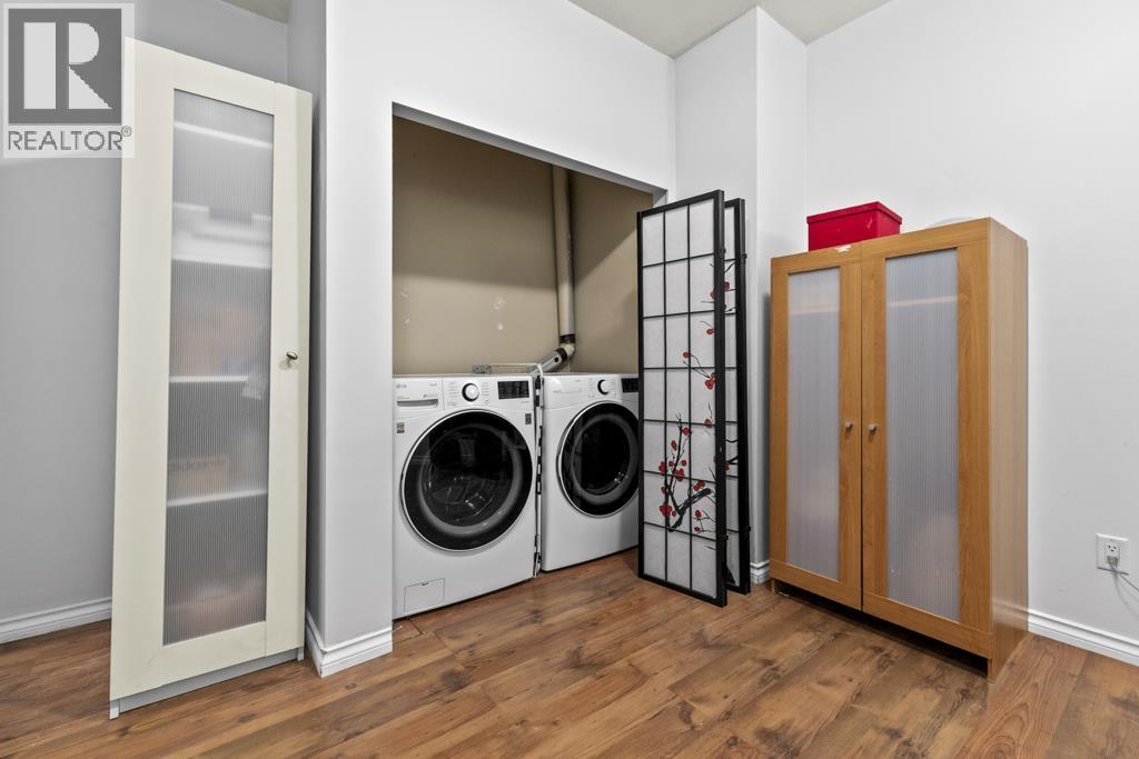Photo of 10 3712 PENDER STREET 21