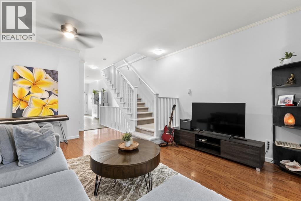 Photo of 10 3712 PENDER STREET 5